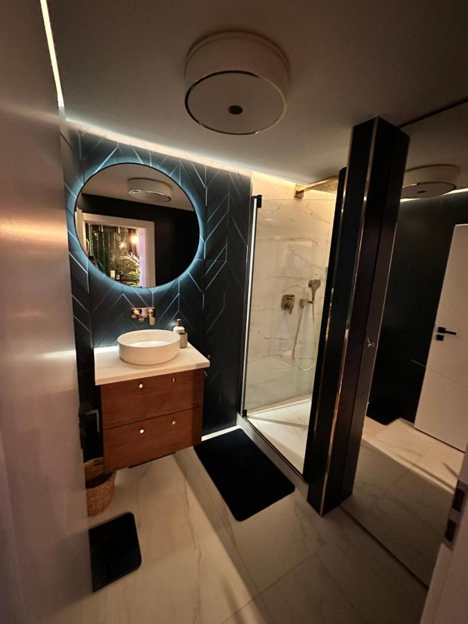 Skyline Elegance With Free Parking Apartment Bratislava Ngoại thất bức ảnh