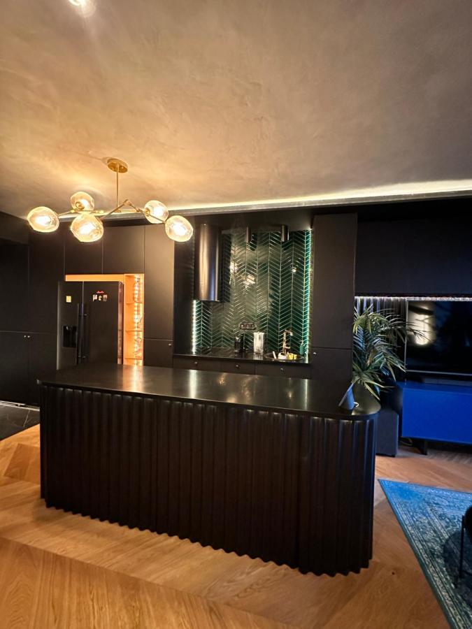 Skyline Elegance With Free Parking Apartment Bratislava Ngoại thất bức ảnh