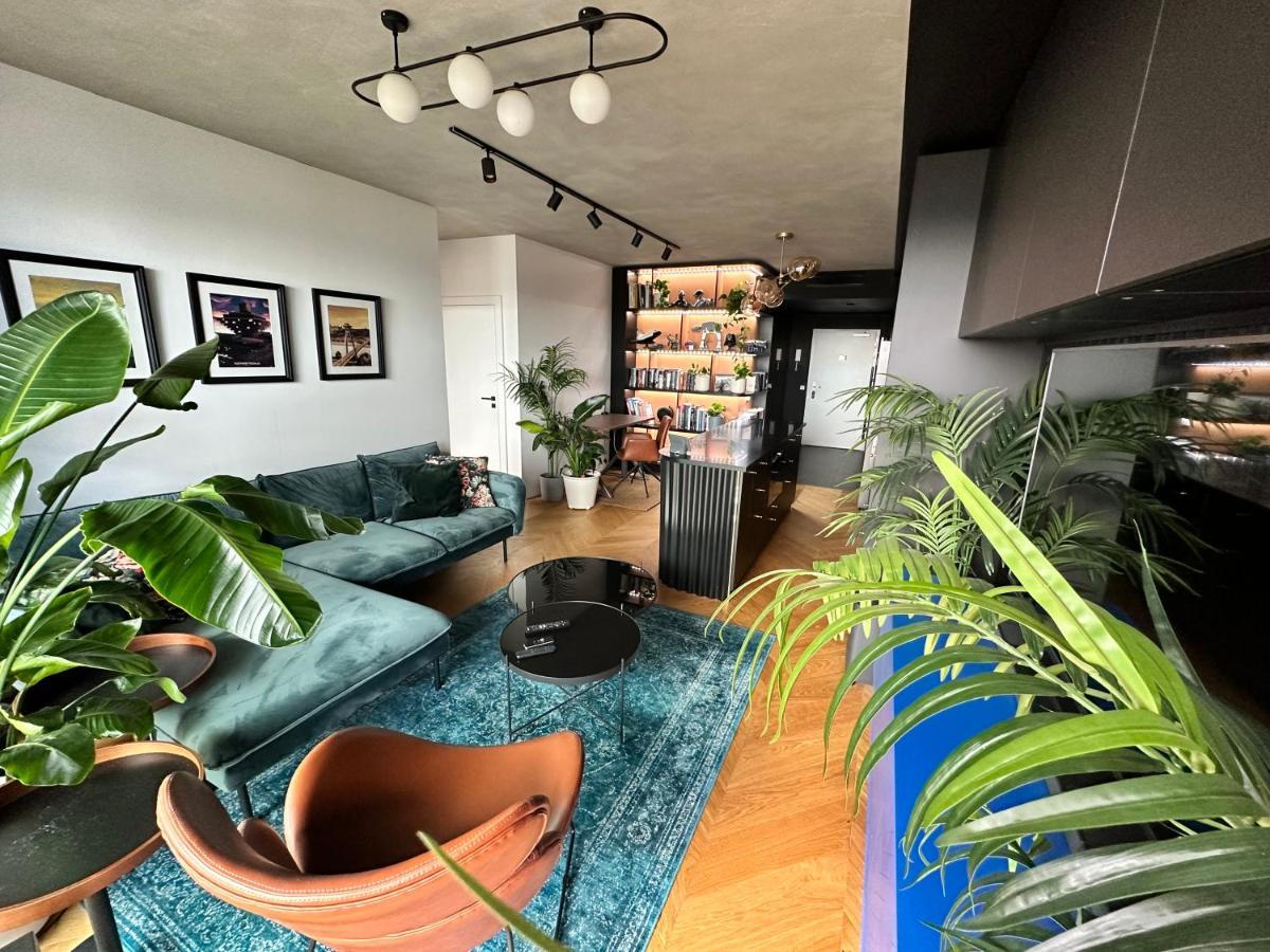 Skyline Elegance With Free Parking Apartment Bratislava Ngoại thất bức ảnh