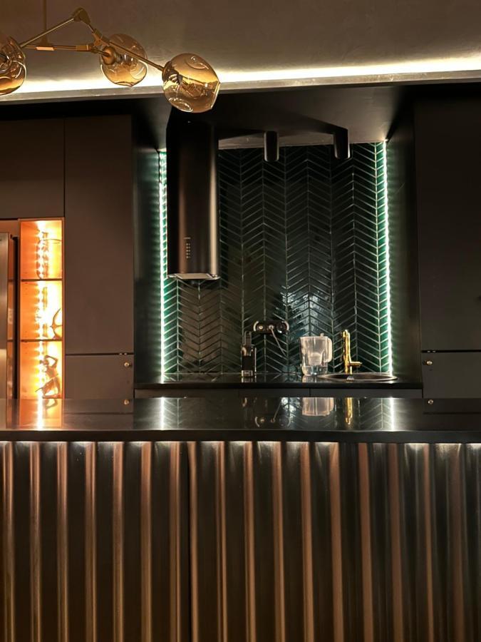 Skyline Elegance With Free Parking Apartment Bratislava Ngoại thất bức ảnh