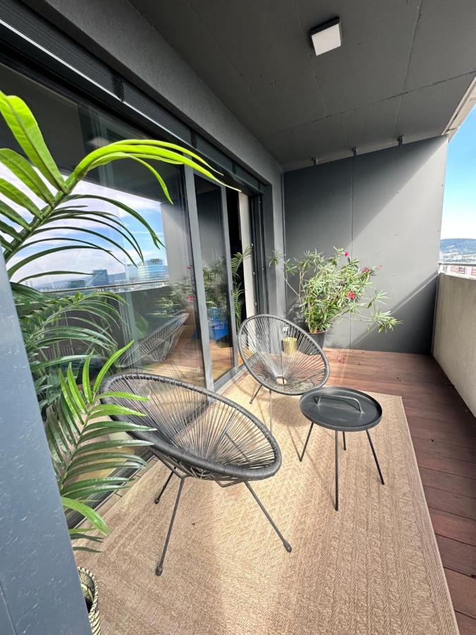 Skyline Elegance With Free Parking Apartment Bratislava Ngoại thất bức ảnh